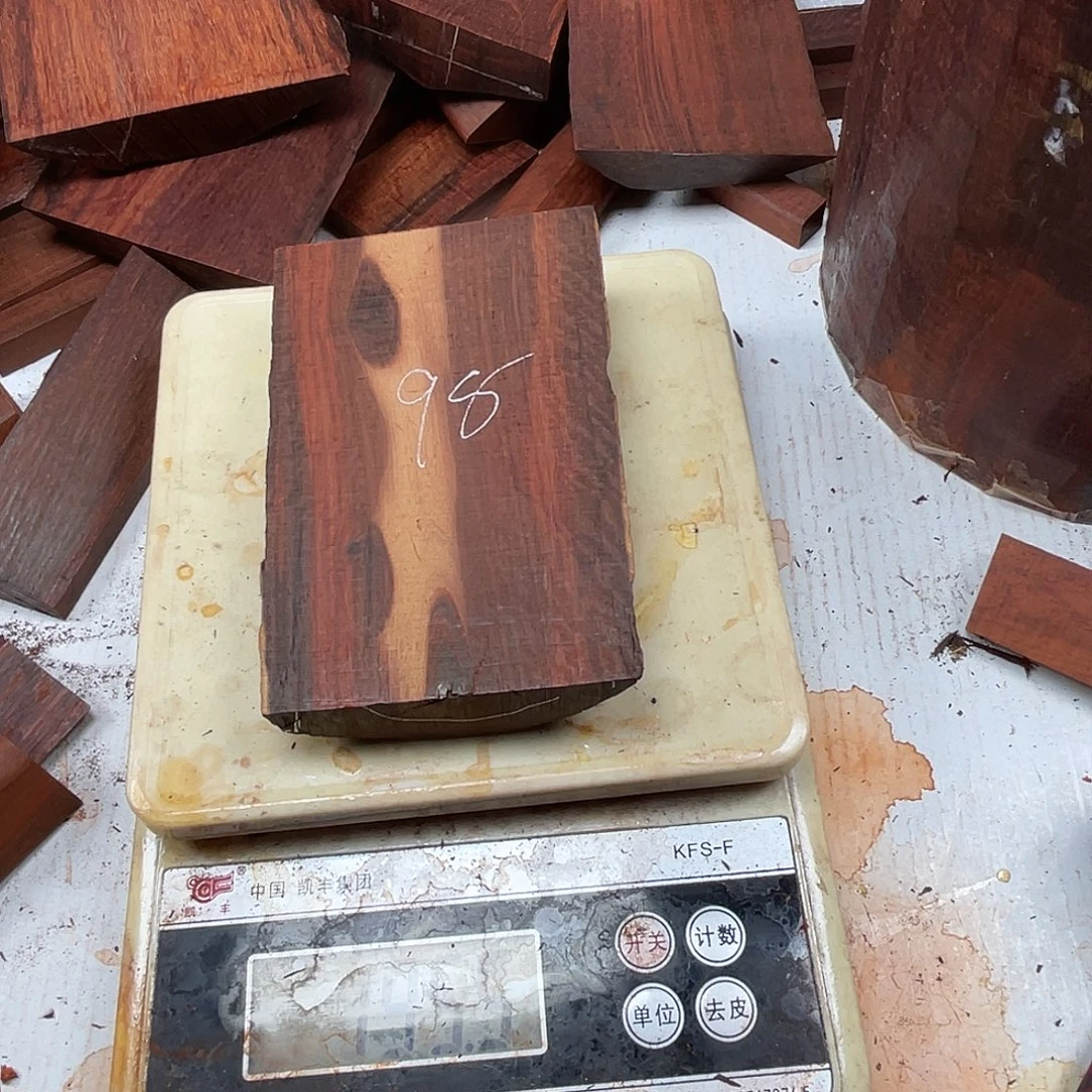 紫檀木类成套家具