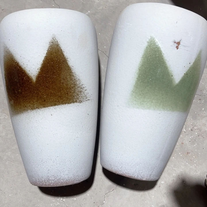 紫砂口径15高度29两只小瑕疵