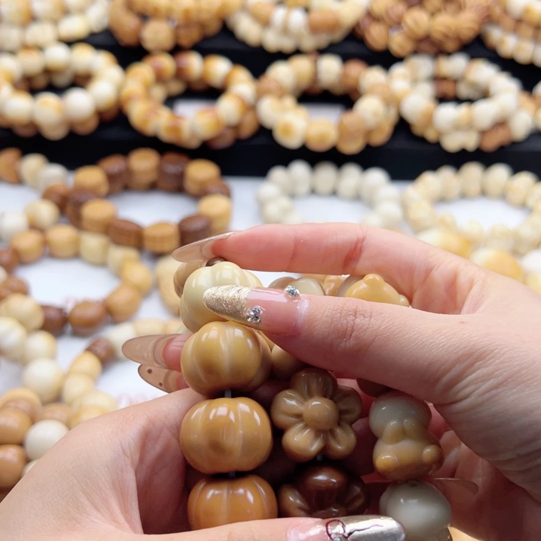 吊坠白玉菩提冬*.一颗南瓜风华色一颗花朵风华一颗兔半壁