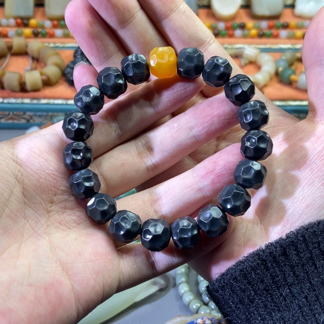 和田玉颈饰未镶嵌风*谷