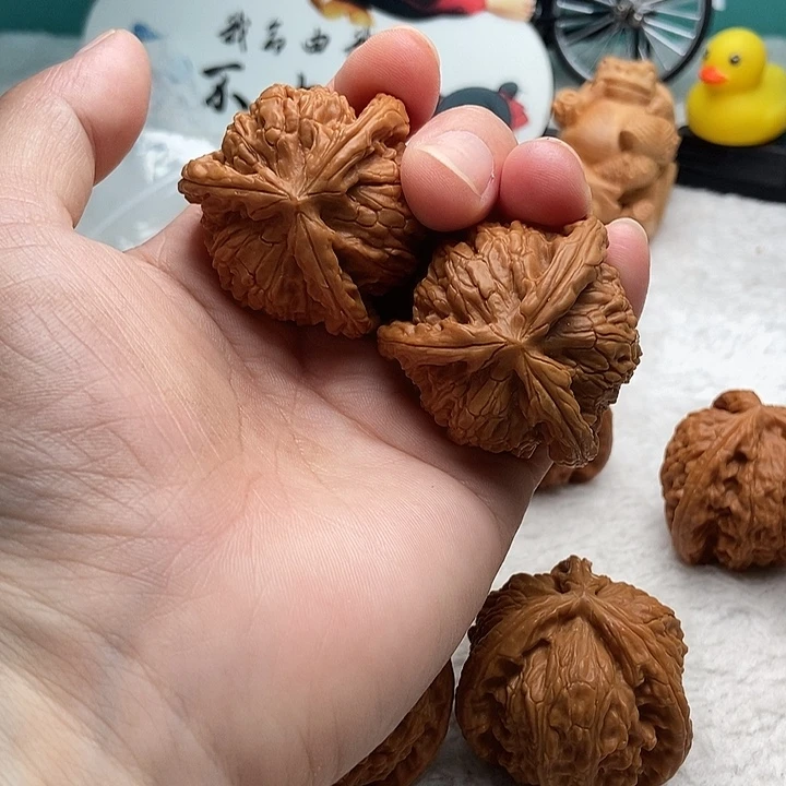 文玩核桃把件一*人三棱