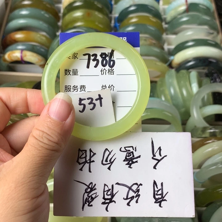 未镶嵌蛇纹石玉手镯7386