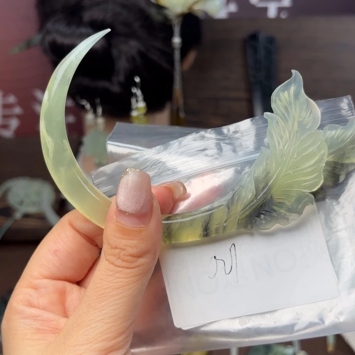 蛇纹石玉发饰合金蕾*