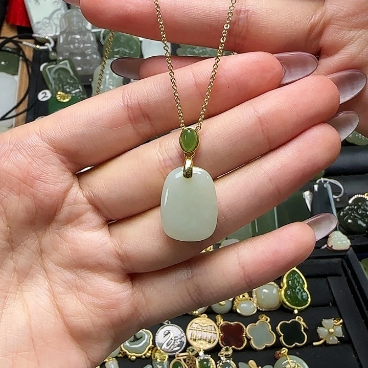 和田玉银S925镶嵌吊坠(赠链)