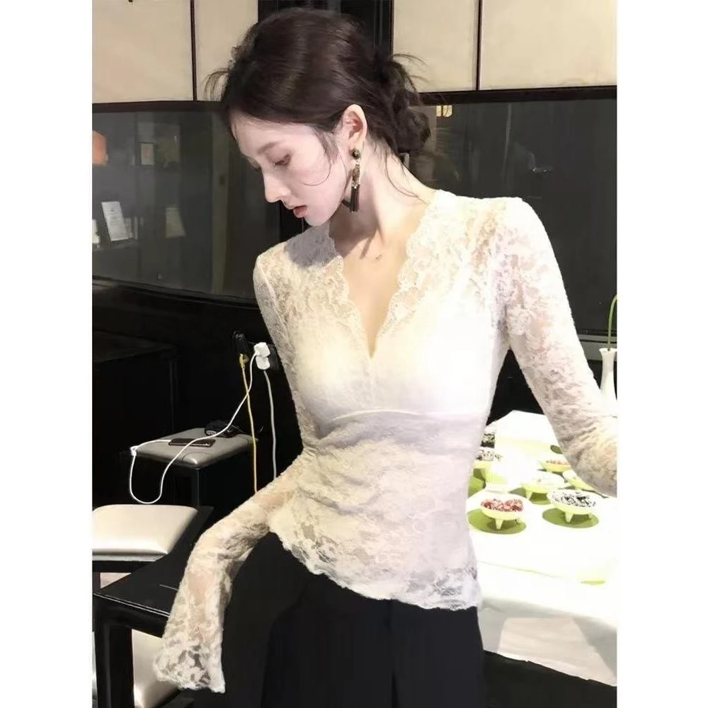 SS5510 设计感V领长袖蕾丝衫女秋季新款纯欲辣妹短款紧身上衣