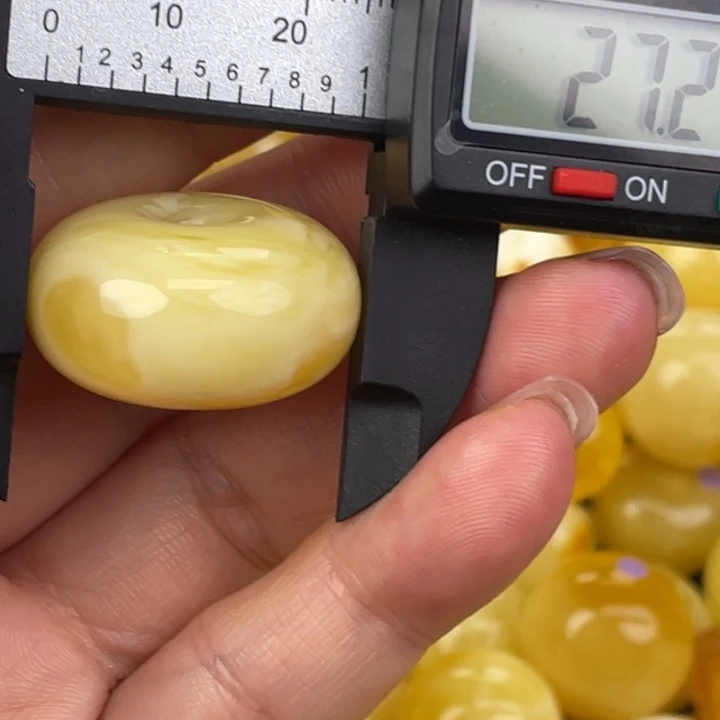 蜜蜡未镶嵌裸石437