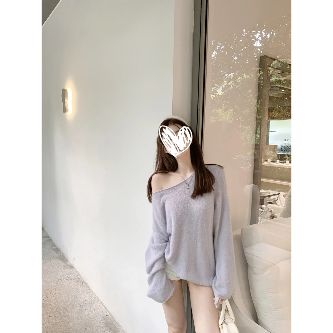 温柔感柔雾紫斜肩喇叭袖宽松毛衣女秋冬新款休闲慵懒百搭上衣女