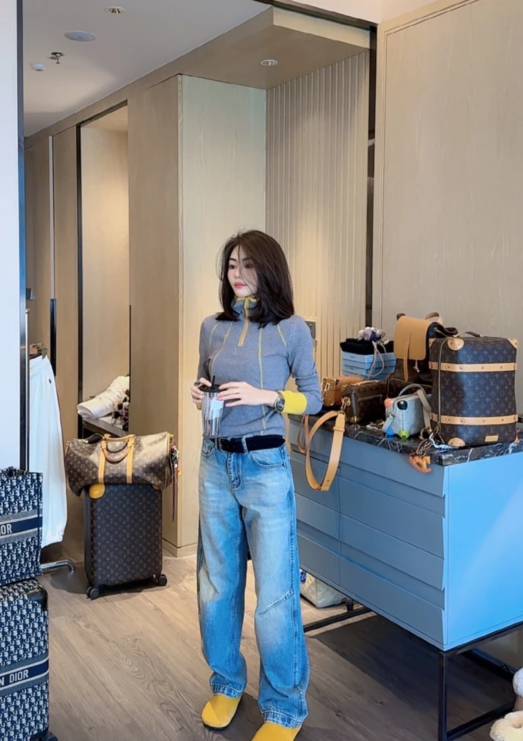 新款、百搭蓝色牛仔裤50974