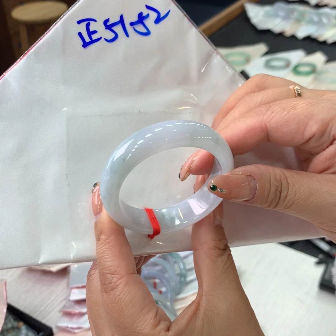 未镶嵌手镯翡翠48小时鉴赏