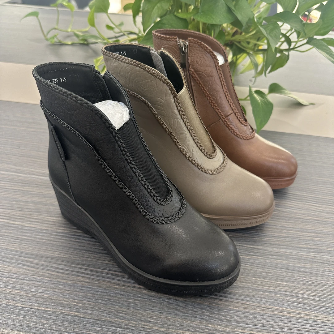 5309 短靴圆头冬坡跟女耐磨中跟复古风靴子复古冬季女款百搭女士