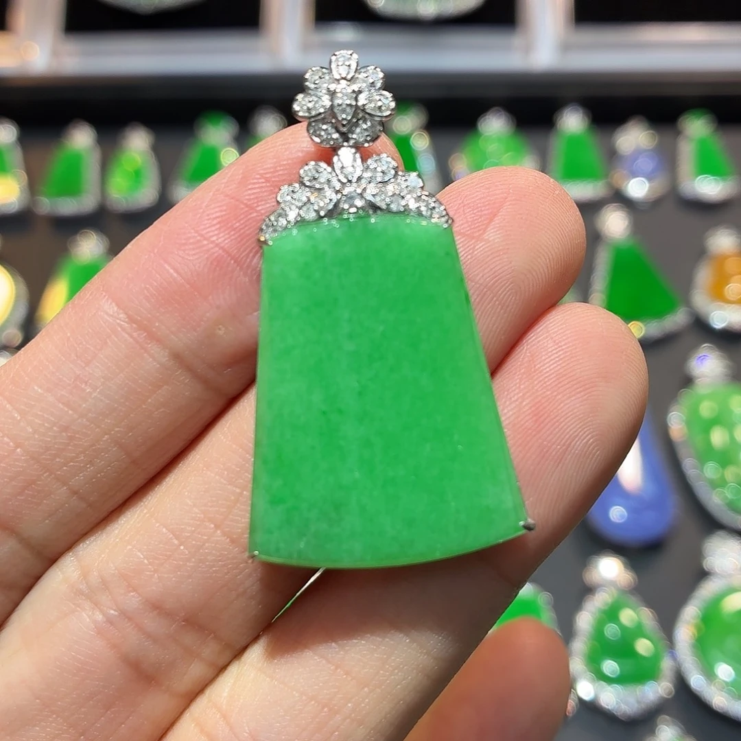 翡翠18K金镶嵌吊坠(不含链)110