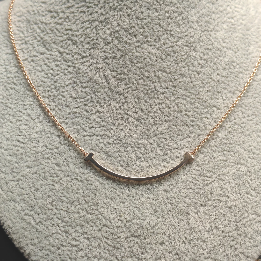 时尚 精致 18k 玫瑰金精工镶嵌微笑项链（小号）气质百搭简约坠链