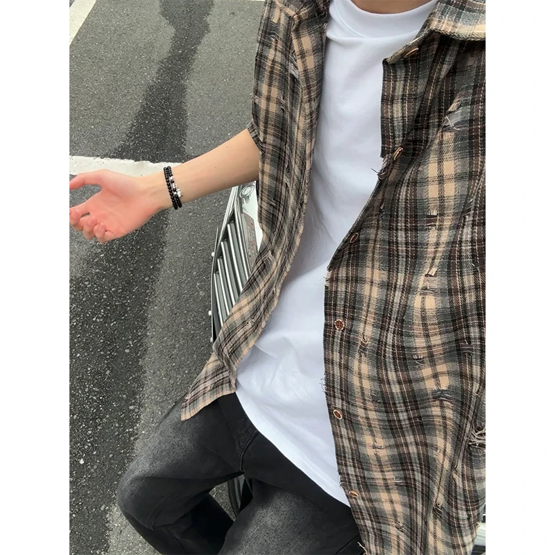 浅咖色破洞格子衬衫男款春夏高级感痞帅设计感慵懒风长袖衬衫外套