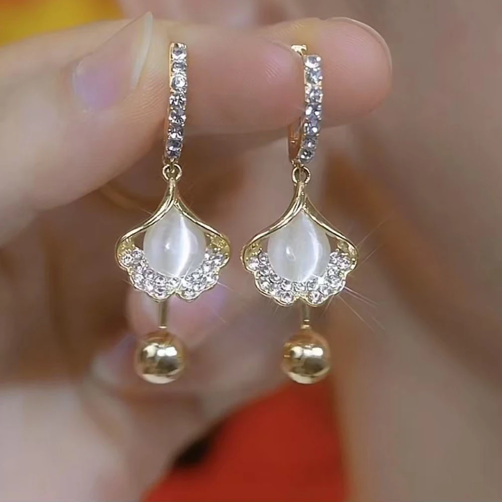 铜合金耳饰 法式法式简约精致设计感优雅两戴百搭气质小众轻奢