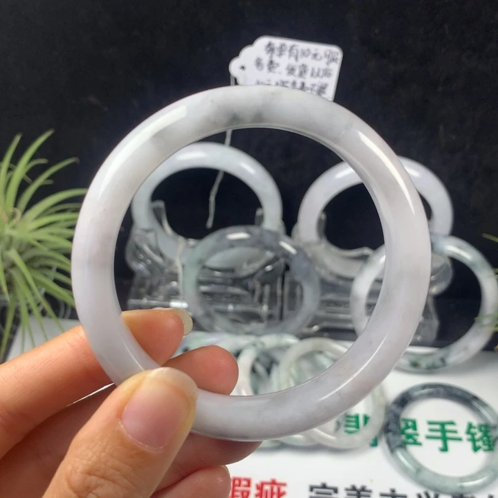 翡翠未镶嵌手镯59号。 58.5圈