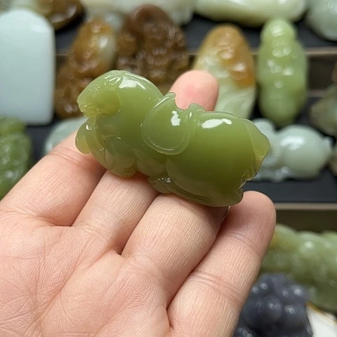 颈饰未镶嵌和田玉涛**旧