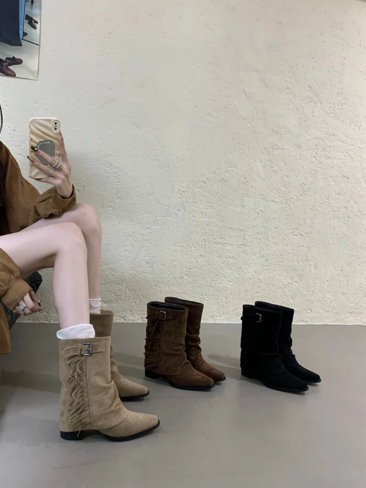 2025年秋冬新款法式复古尖头粗跟流苏中筒时装靴女百搭套筒堆堆靴