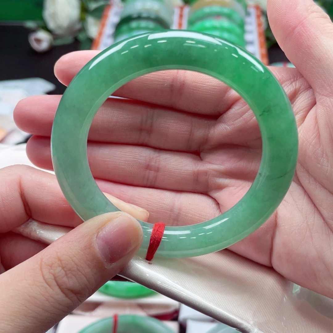 翡翠未镶嵌手镯翡翠