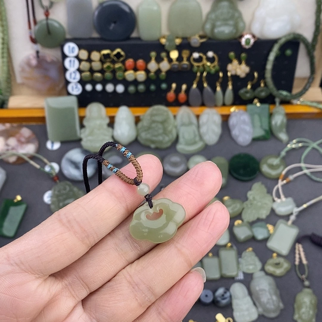 和田玉未镶嵌吊坠(不含链)