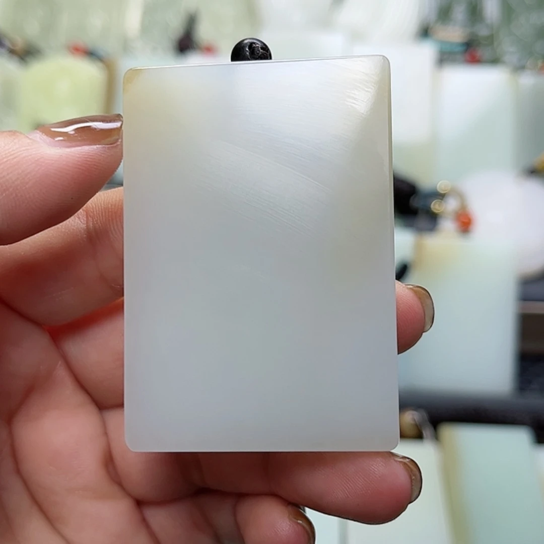 【闪购商品】颈饰未镶嵌和田玉明**械