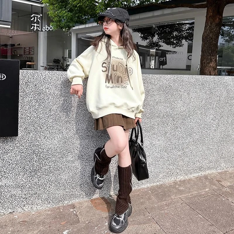 女童中大童连帽卫衣春秋薄款时髦洋气美式字母米色儿童长袖上衣潮