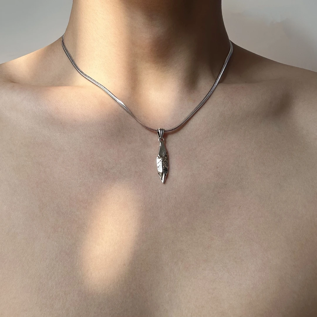 钛钢项链 复古项链男小众设计手工款吊坠简约百搭锁骨链长款配饰