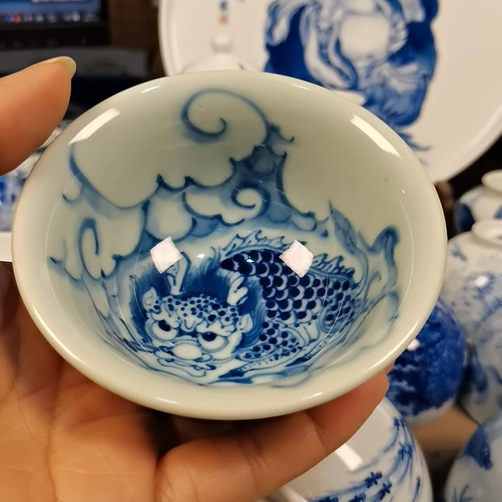 景德镇陶瓷釉上彩牡丹麒麟压手杯