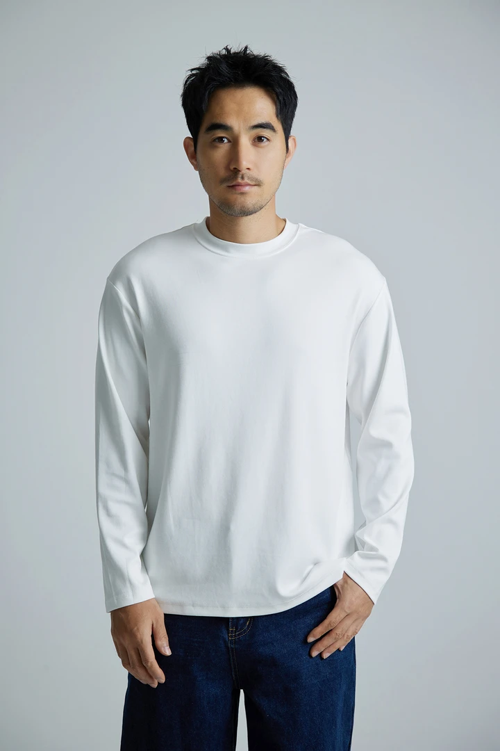 ZIWEN 黑白极简纯色打底内搭基础款秋冬圆领卫衣长袖T恤