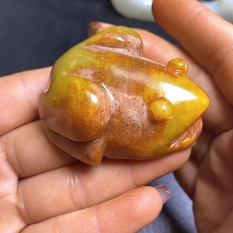 和田玉（糖玉）挂件未镶嵌云*