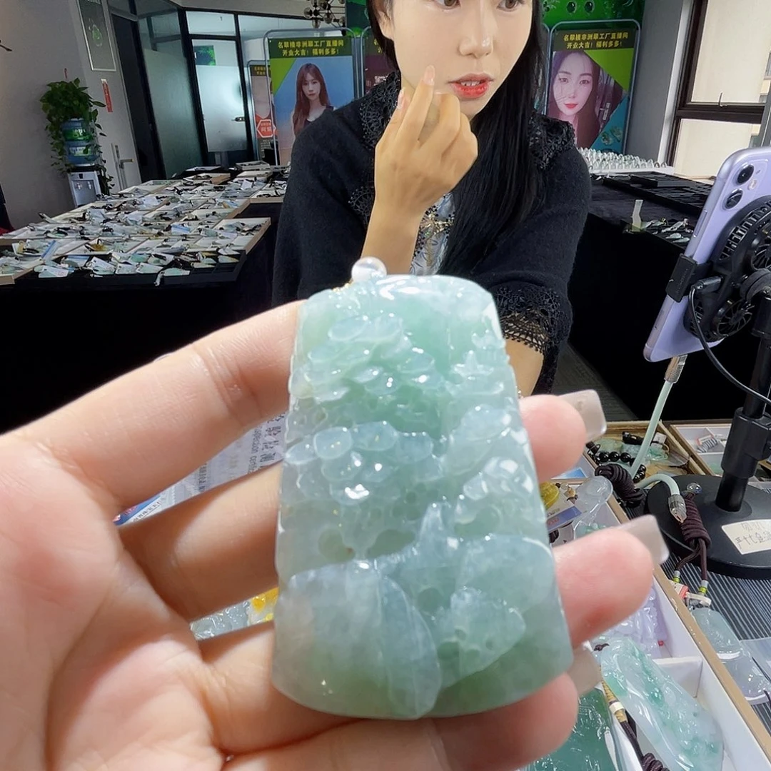 颈饰未镶嵌翡翠一个