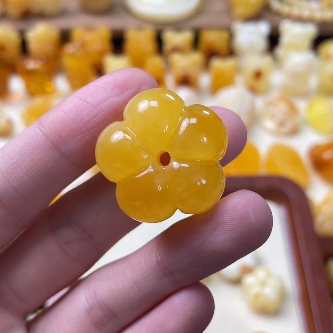 琥珀珠宝奇石未镶嵌