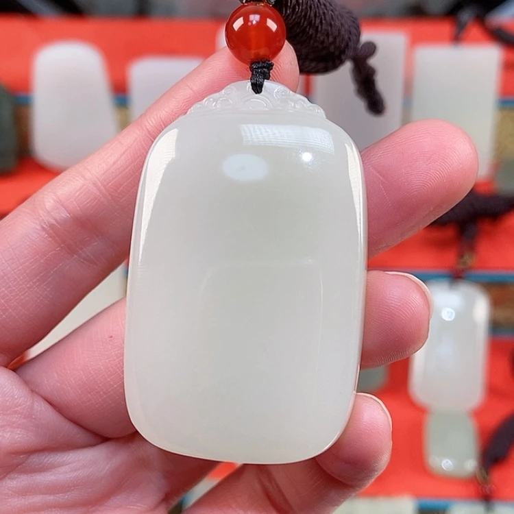 【闪购商品】颈饰未镶嵌和田玉