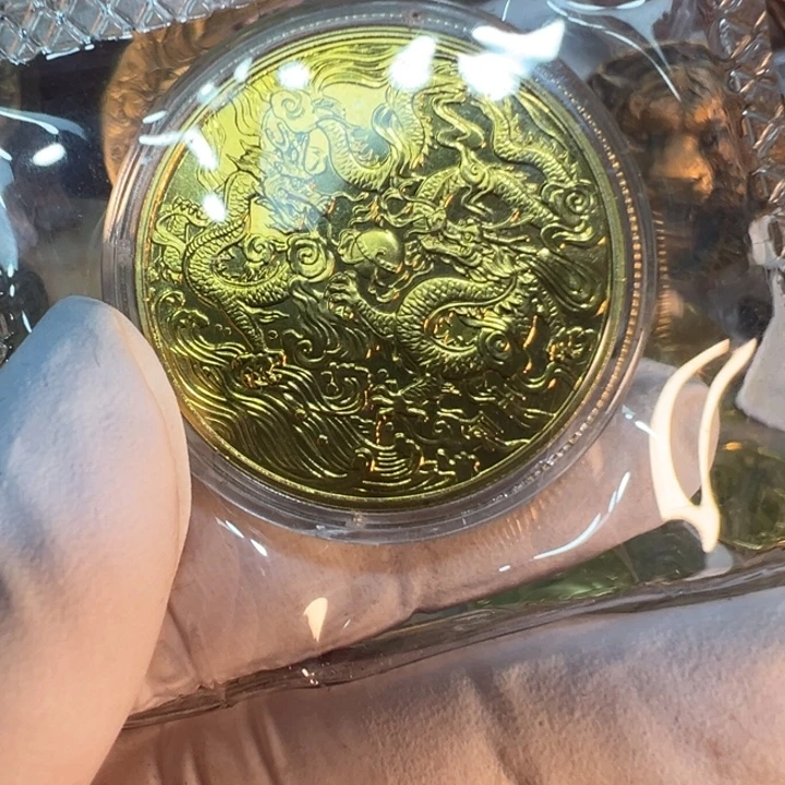 其他普通金属2012生肖龙纪念章沈阳造币厂