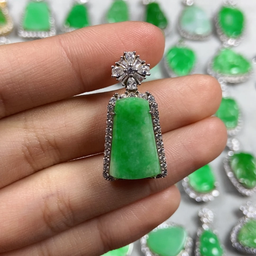 颈饰未镶嵌翡翠无事牌