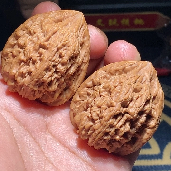 【闪购商品】文玩核桃吊坠虎头王