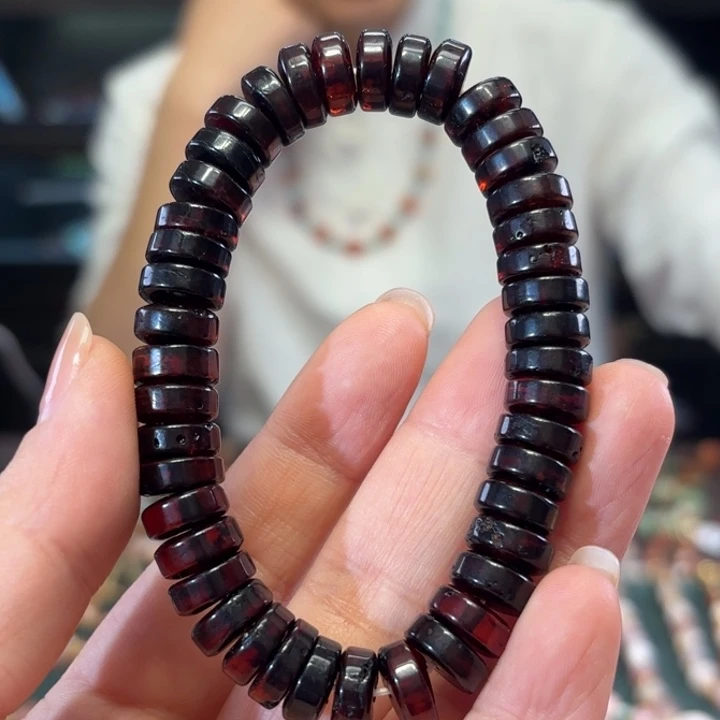 琥珀颈饰未镶嵌琥珀