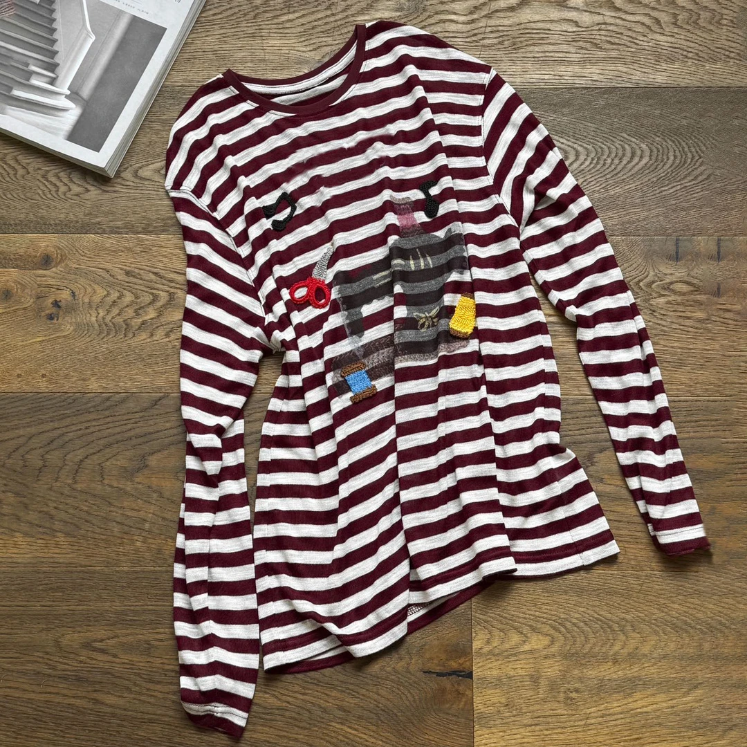 RAQTX12408圆领套头红白条纹拼色3D立体刺绣印花长袖T恤