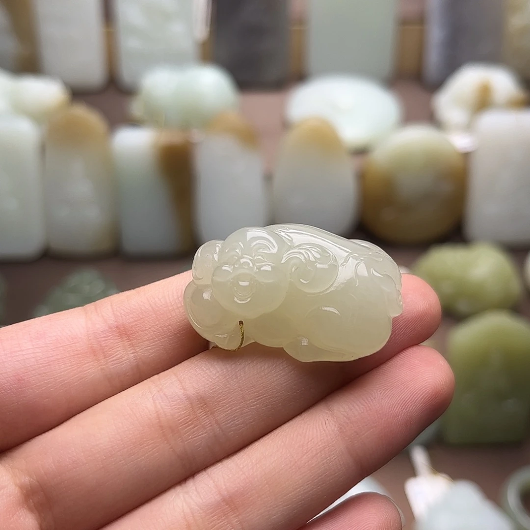 颈饰未镶嵌和田玉