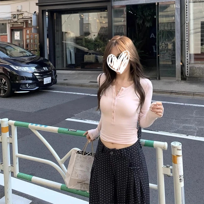 梦优莱小众炸街高级感纽扣长袖T恤女装秋季新款气质修身显瘦上衣