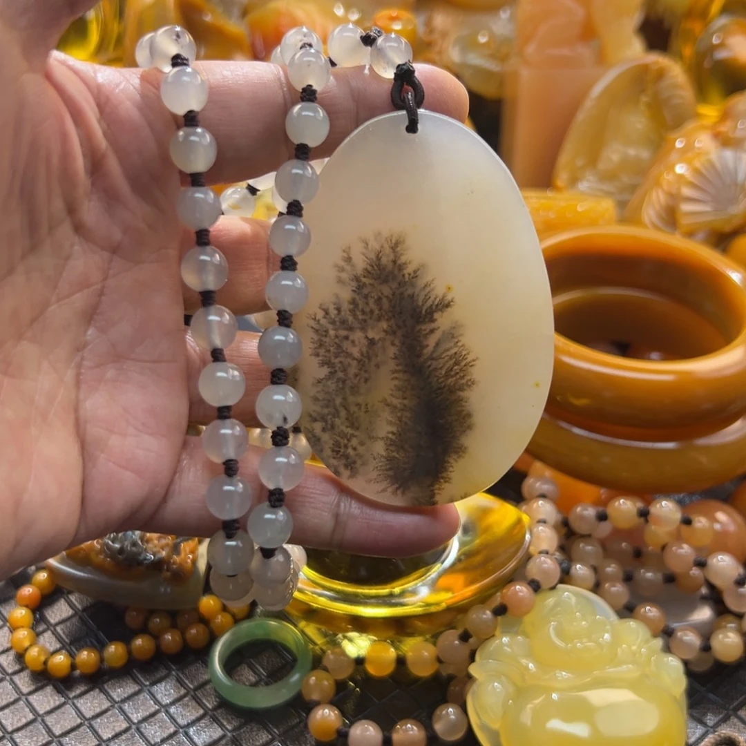 石英质玉未镶嵌颈饰