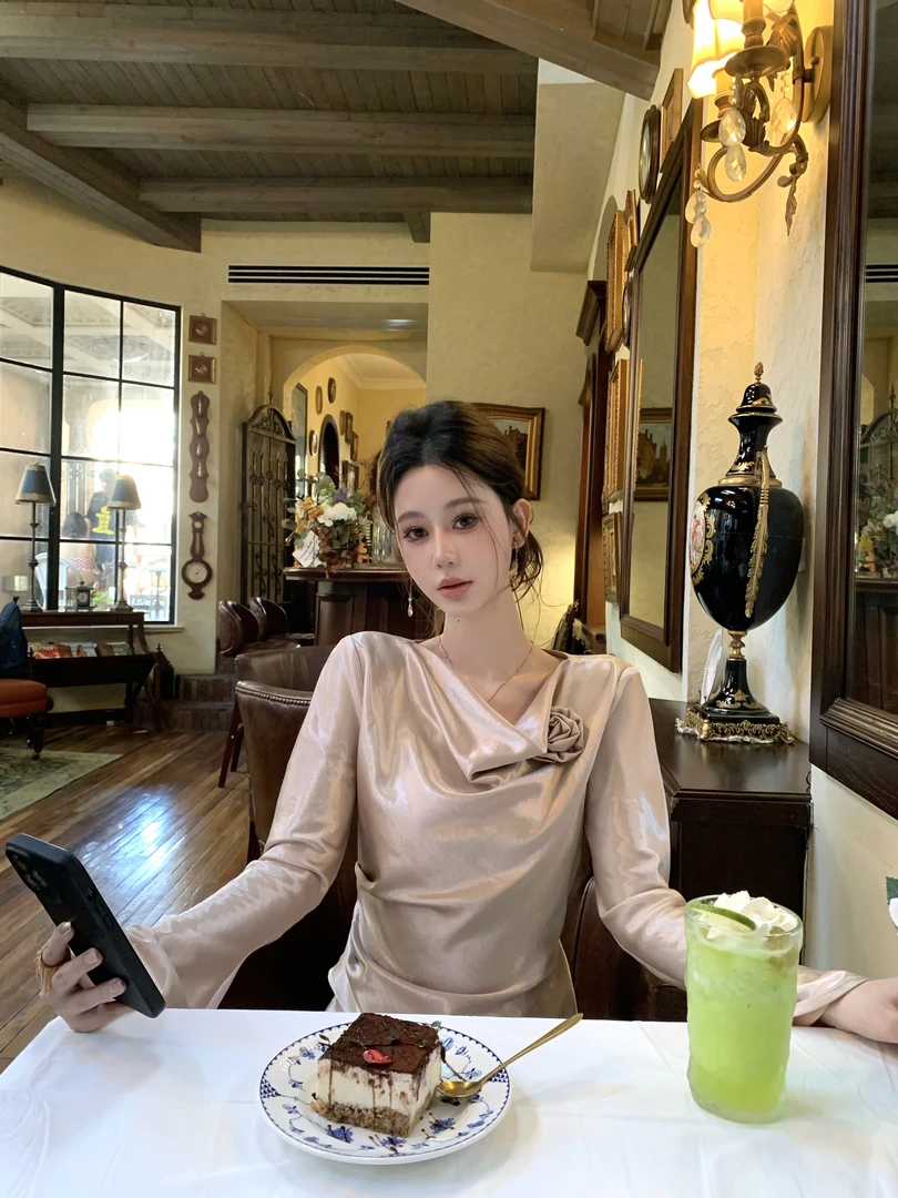 【小婉】法式立体花朵长袖不规则抽绳上衣百搭半裙两件套TZ3002