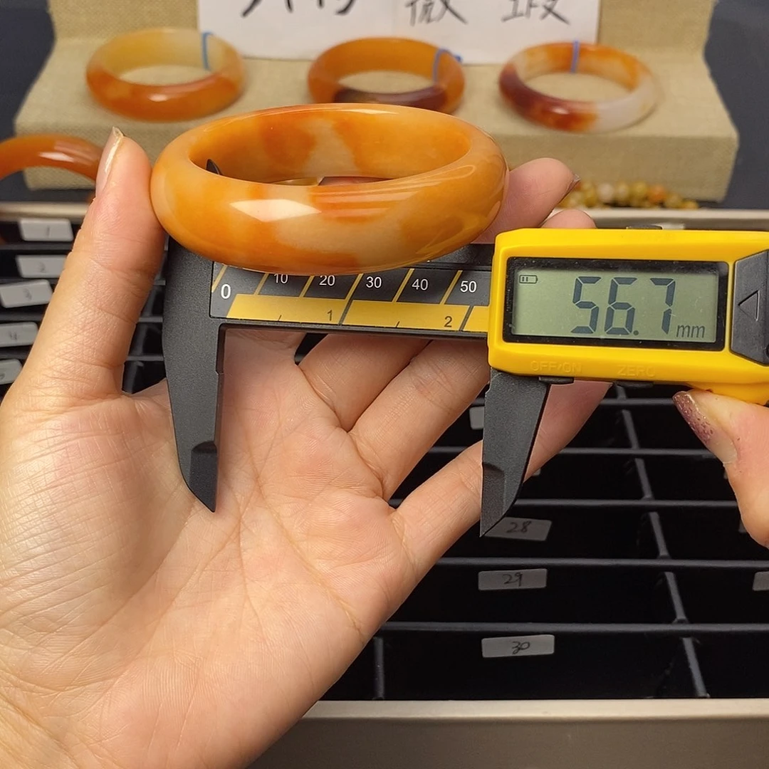 未镶嵌石英质玉（黄龙玉）手镯2号