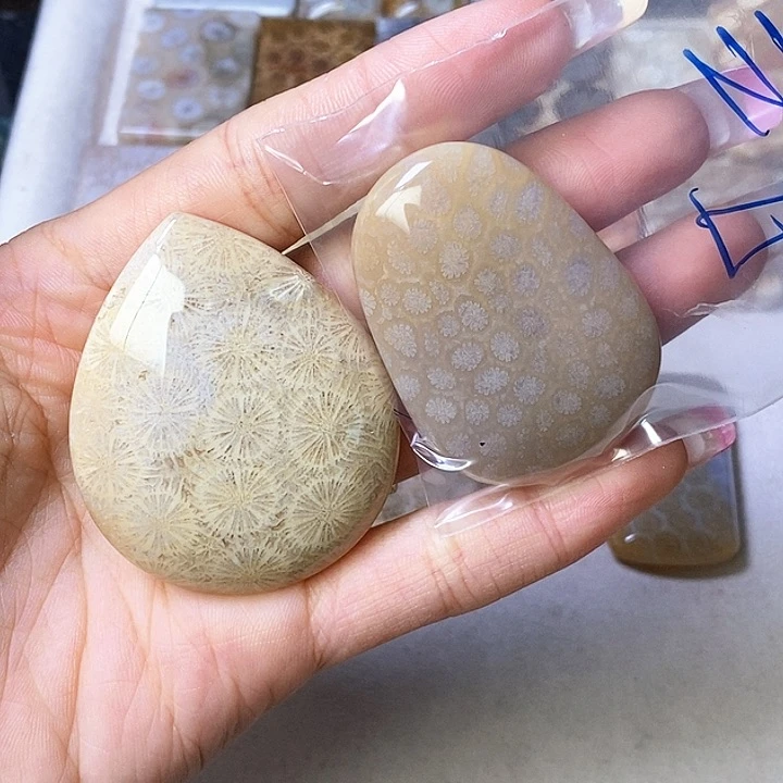 硅化玉颈饰合金当***袭