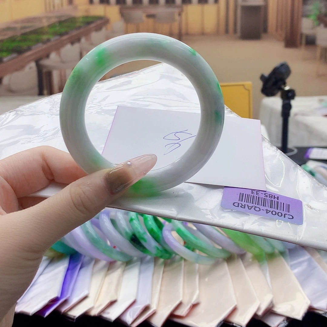 翡翠手镯未镶嵌Huijjnhjjkjjj