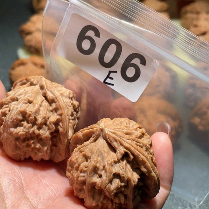 文玩核桃把件白狮子39