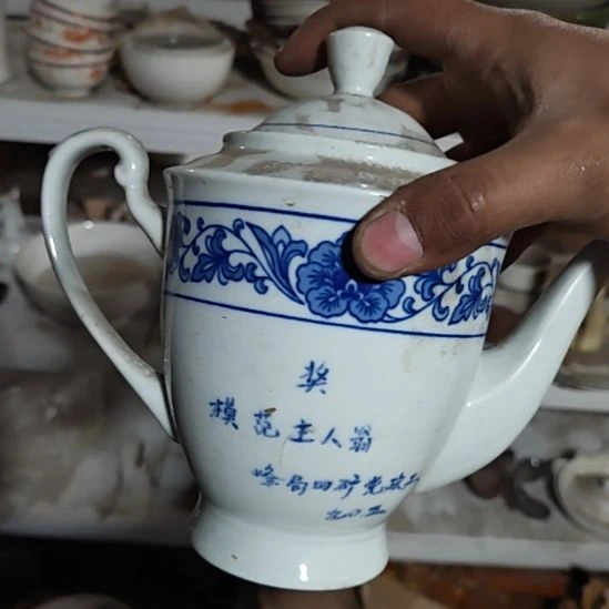 茶盏陶瓷盘子碗啥都有