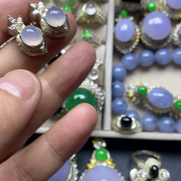 玲***翡翠未镶嵌戒指蛋面