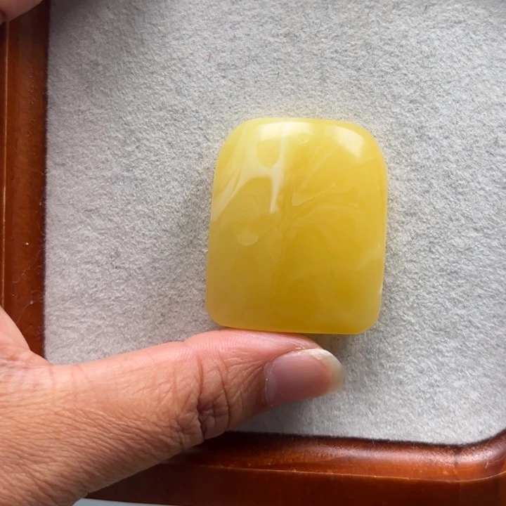 琥珀未镶嵌珠宝奇石M100号