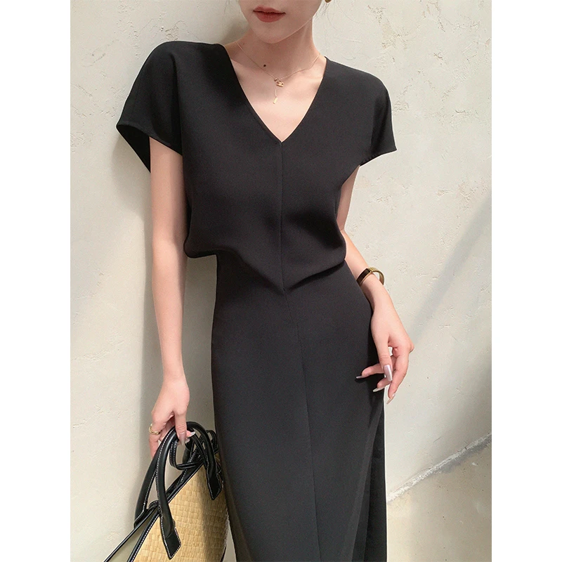 酒窝定制 黑色短袖v领连衣裙女2025夏新款设计感小众收腰显瘦长裙