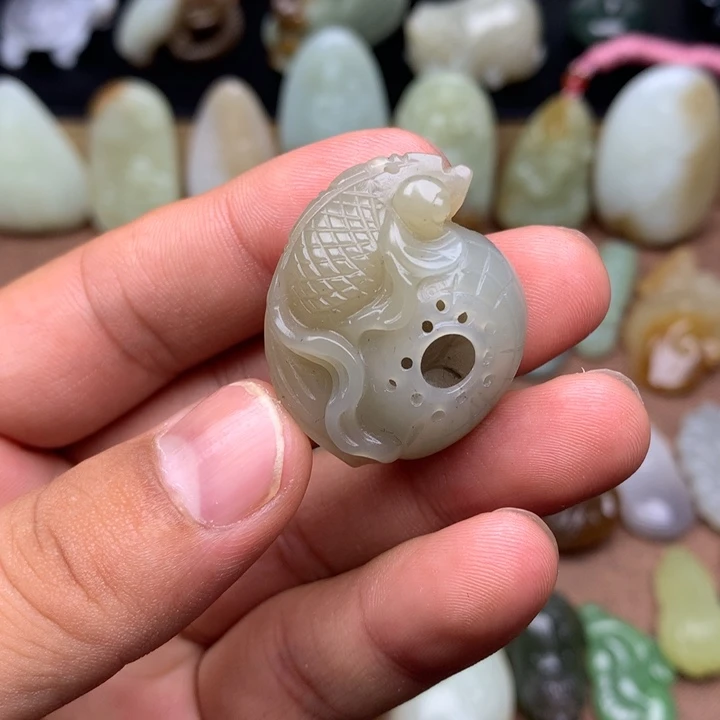 和田玉（糖玉）未镶嵌颈饰